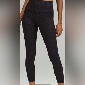 NWOT lululemon Align HR pant 25- segment emboss BLACK- size 4- perfect